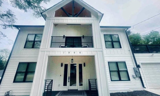 Candler-McAfee House | 1966-Huge 4BR w/Rooftop Veranda