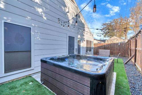 Clodine House | 1976 AccessibleGem Jacuzzi Sleep13 ChinaTown 20mins DT