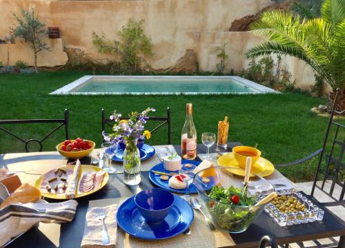 La Capelle-et-Masmolene House | 19C Provencal Stone House with Private Pool near Uzes