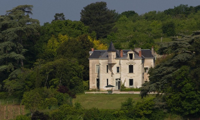 Chinon House | 19th Century Manor House Set in a Working Organic Vineyard