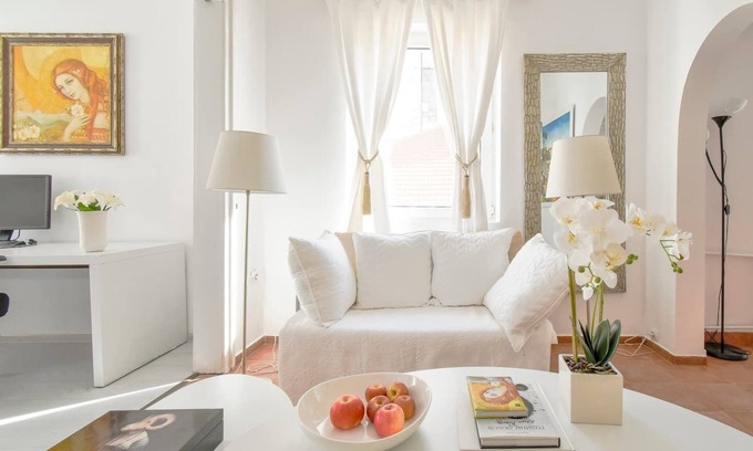 Sofia City Center Apartment | 1BDR Studio | Vitoshka Area | Fully Equipped