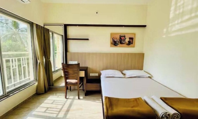 Kandivali East Apartment | 1BHK suite near Mindspace, Malad west