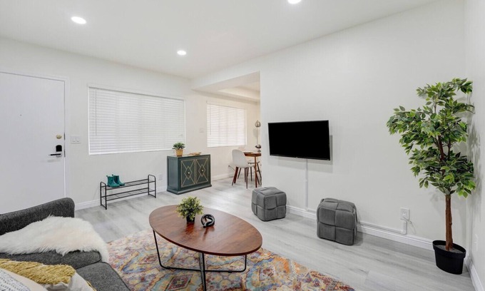 Monterey Park Apartment | 1BR Apartment + King Bed + Parking #TravelSGV