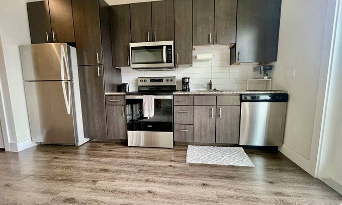 Highland Apartment | 1BR Downtown Gem Prime Amenities