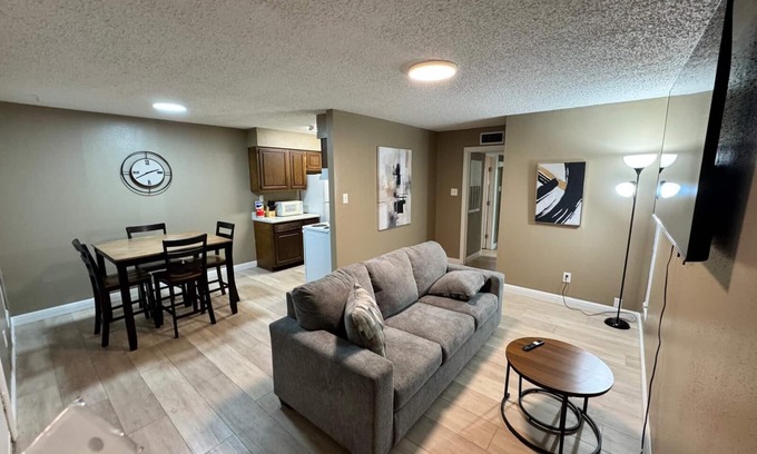 Beaumont Apartment | 1BR Hideaway Calm & Private