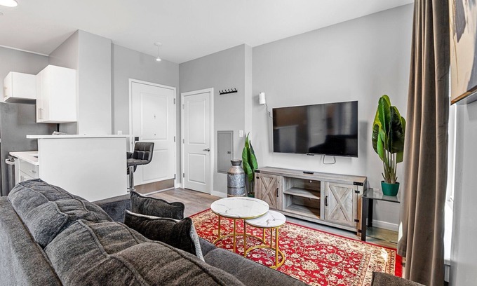 Everett Apartment | 1BR Near Encore Boston 6478