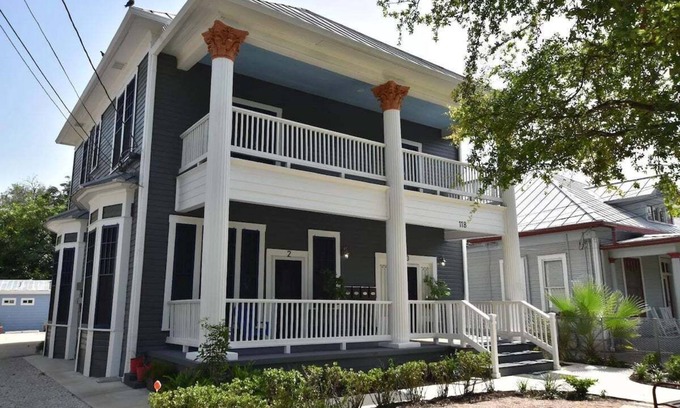 Southtown Condo | 1BR Riverwalk Loft Remote-Work Ready Fast Wi-Fi W/D 30+ Nights Monthly