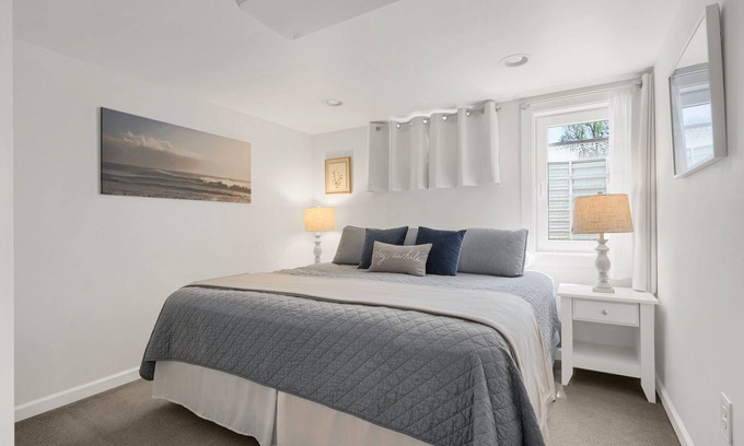 Englewood Apartment | 1BR Suite with Kitchenette Near Hospitals and DU