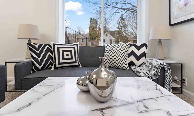 Robbinsdale Apartment | 1BR Suite With Private Parking Access & Entrance