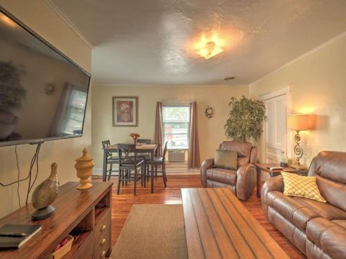 Oneonta Apartment | 1st Base Apt 2 All Star Baseball Rentals