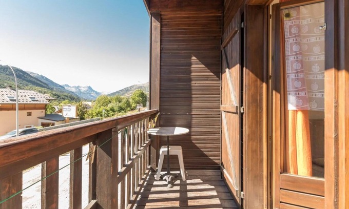Forville Apartment | 1st floor, balcony, tv, 25m², Serre Chevalier