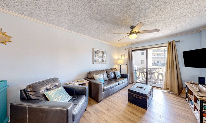 Emerald Isle Condo | 1st-floor condo with outdoor pool, tennis, BBQ area, washer/dryer, central AC