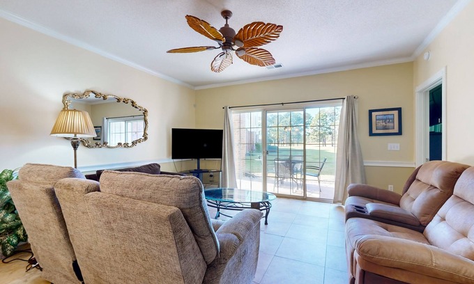 Central Myrtle Beach Condo | 1st floor condo with pool, onsite golf & close to beach