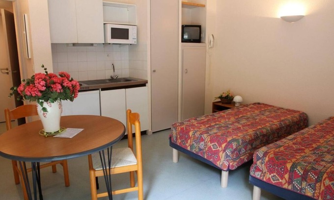 Aulus-les-Bains Apartment | 1st floor, fitness, swimming pool, parking, tv, 46m², Guzet
