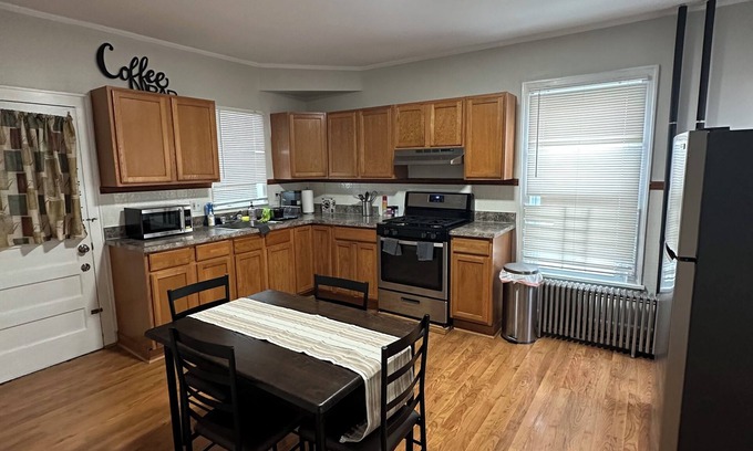 New Brunswick House | 1st Floor Unit in New Brunswick. Walkable distance to everything!