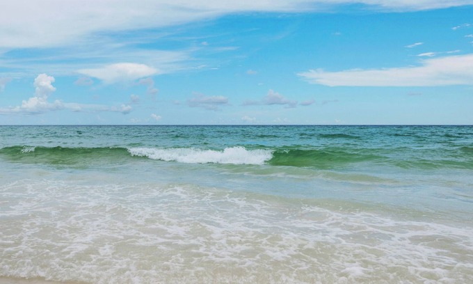 Seagrove Beach Condo | 1st Floor, Walkable to Dining, Shopping, Beach - Sleeps 6