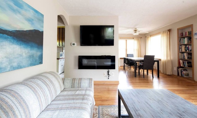 Portage Lakes House | 1st flr nr Shaker, RTA rail, Cle Clinic & Univ. Ho