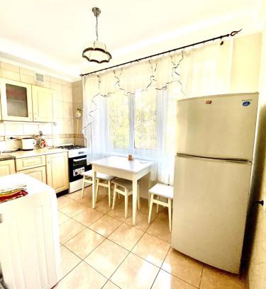 Desnyans'kyi District Apartment | 2-К институт сердця возле Метро Чернігівська