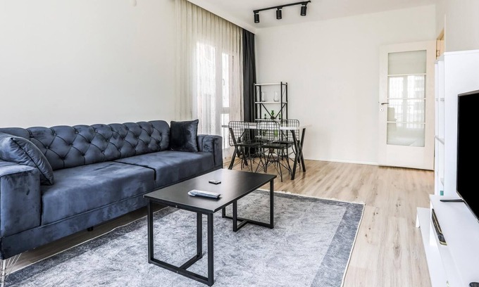 Pendik District Apartment | 2+1 Modern Flat with Balcony in Tuzla