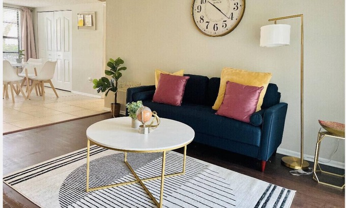 St. Petersburg - Clearwater Condo | 2/2 Beach Lovers Hide Away - Tampa / St Pete