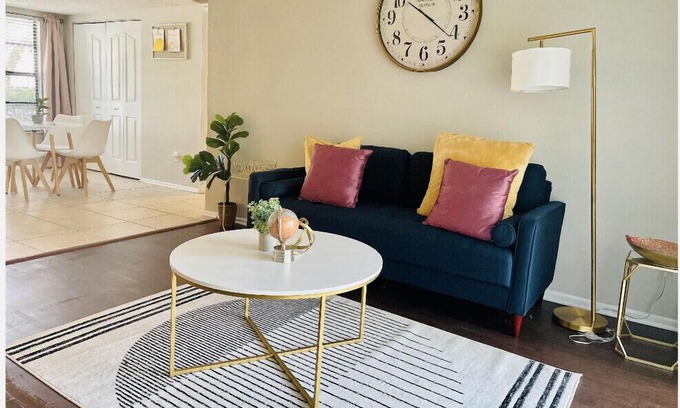 St. Petersburg - Clearwater Condo | 2/2 Beach Lovers Hide Away - Tampa / St Pete