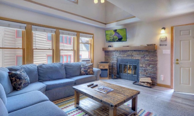 Durango House | 2 2 Ferringway 9