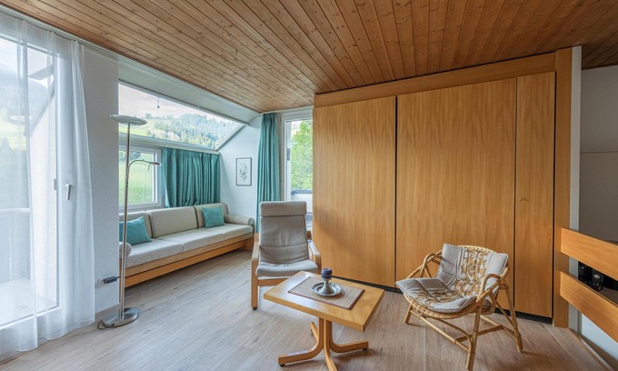 Savognin Apartment | 2.5 room apartment for 1 - 6 people with a view of the village of Savognin