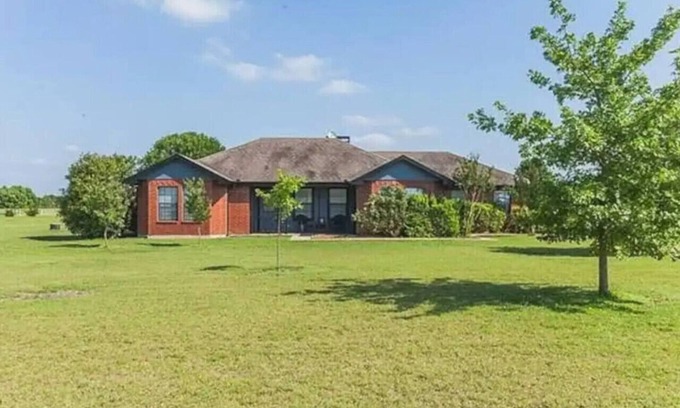 Ellis County House | 2-Acre Country Escape: Race Tracks, Race Fans