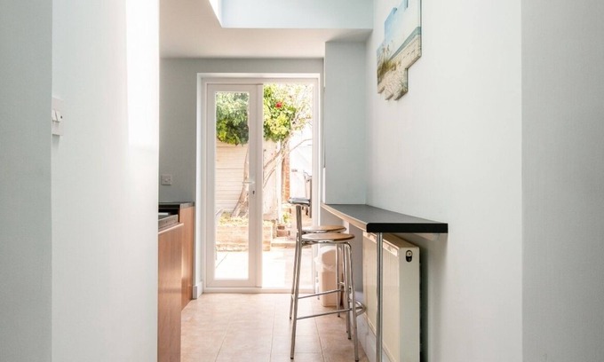 Deal Cottage | 2 b&b 40 percent off weekly half price monthly