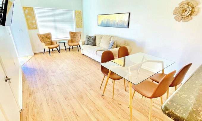 Reno House | 2 Bd, 2.5 Baths,3TVs,Sleeps 7/F9