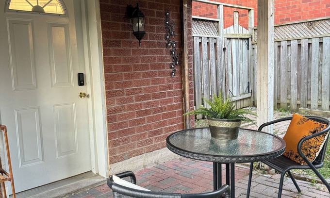 Ajax House | 2 BDR - 2 Parking Spot - Cozy Basement Unit