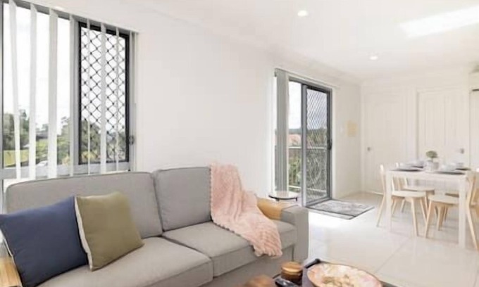 Rocklea Apartment | 2 Bdr Apt! Aircon! Garage! GST Credits! 116D2