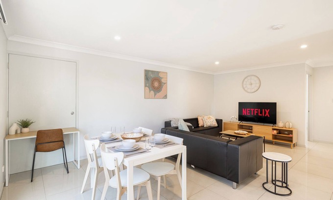 Rocklea Apartment | 2 Bdr Apt! Garage! Balcony! GST Credits! 119D2