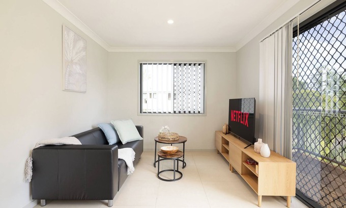 Rocklea Apartment | 2 Bdr Apt! Garage! Espresso! GST Credits! 373B2