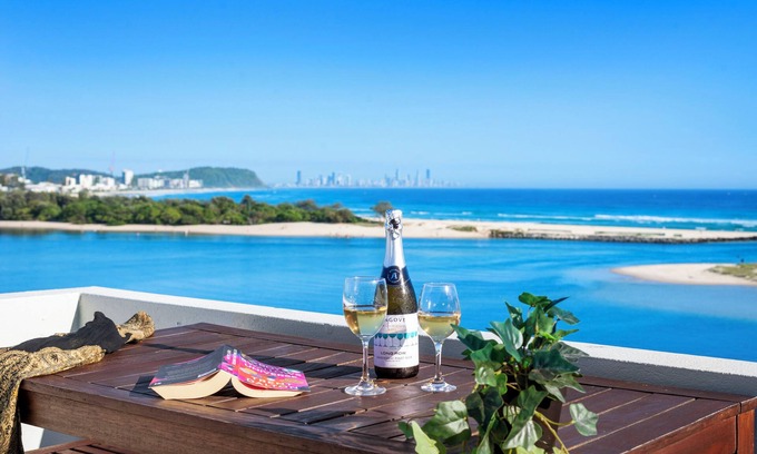 Currumbin Apartment | 2 Bdrm 2 Bath Apartments with Spectacular Views