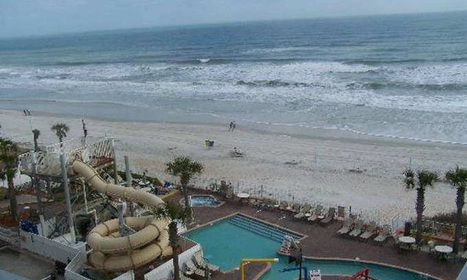 Bostroms Condo | 2 BDRM~ WATERFRONT RESORT, SANDY BEACH, INDOOR POOL, BEACH FRONT HOT TUBS & MORE