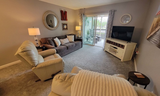 Winkler Condo | 2 Bed/2 Ba Condo near Historic Downtown Fort Myers