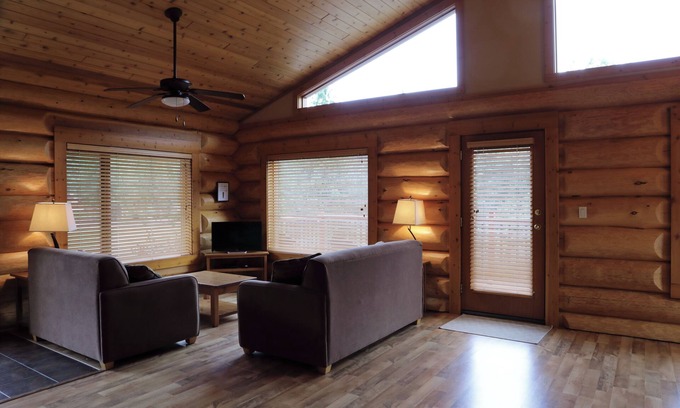 Clearwater Cabin | 2 Bed, 2 Bath Log Cabin in Wilderness Resort Near Wells Gray Provincial Park