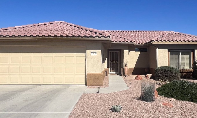 Surprise House | 2 Bed - 2 Bath ranch - The Grand - Sun City Grand, Surprise, AZ