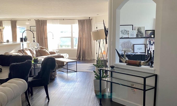 St. John House | 2 Bed, 2 Full Baths Ranch Townhome Near Chicago