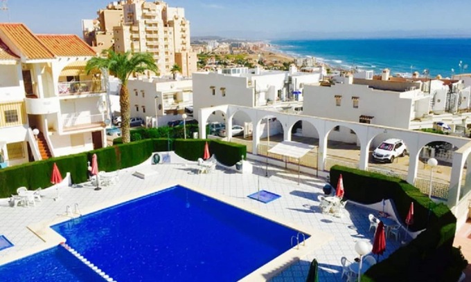 Torrevieja Apartment | 2-bed Apartment by the Sea with Balcony & Pool - 10min walk to La Mata Beach!