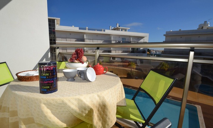 Correeira Apartment | 2 bed Apt in Albufeira Center FREE WIFI+ Communal Pool