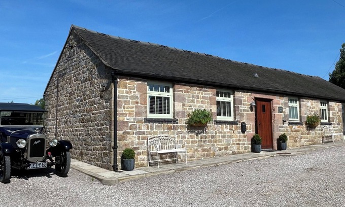 Winkhill House | 2 Bed Barn Alton Towers Chatsworth Polars Peaks