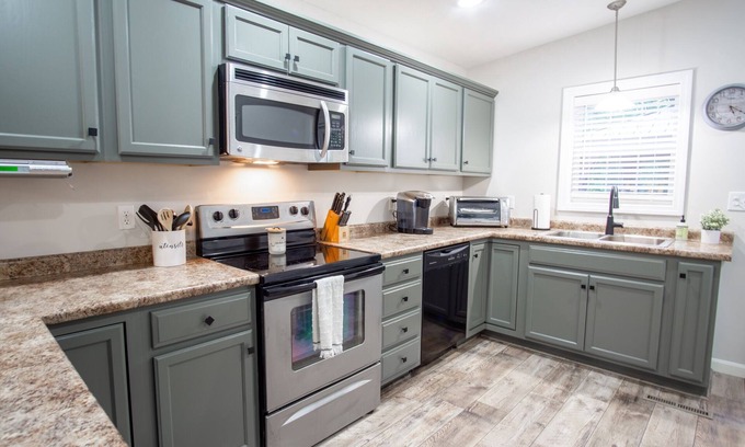 South Casco Cottage | 2 Bed Cottage for Rent in Point Sebago