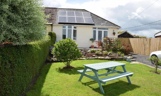 Tibshelf House | 2-Bed Cottage - Sleeps4 - Garden - Bbq
