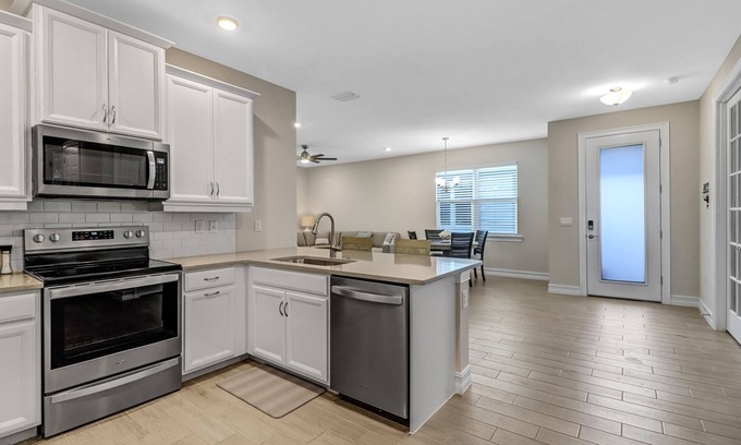 Naples Villa | 2 Bed + Den, 2 Bath Villa