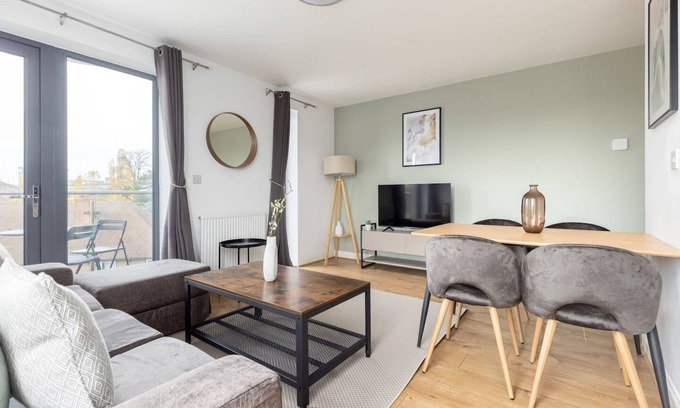 Whittington Apartment | 2 Bed Flat near Colindale Station