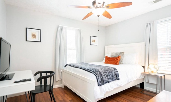 Reynoldstown House | 2 Bed Flat Shoals · Central to it all! Stay in Historic Reynoldstown!