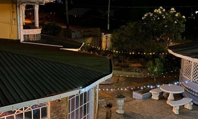 Georgetown House | 2 Bed House - Sleeps 4 - Pool - Parking - Wifi