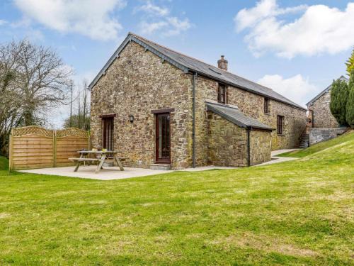 Holsworthy House | 2 Bed in Holsworthy GMEAD